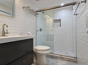 1182 W 37th Ter 11, Hialeah FL 33012