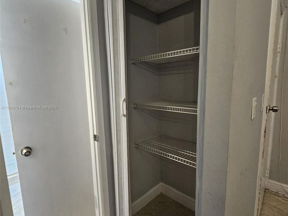 1182 W 37th Ter 11, Hialeah FL 33012