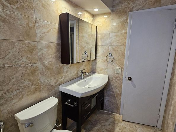 1182 W 37th Ter 11, Hialeah FL 33012