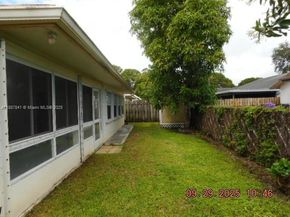 9351 NW 35th Pl, Sunrise FL 33351