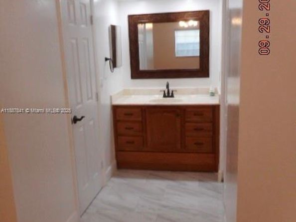 9351 NW 35th Pl, Sunrise FL 33351