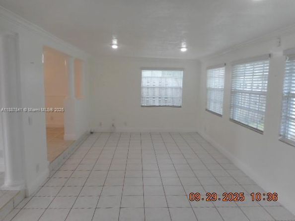 9351 NW 35th Pl, Sunrise FL 33351