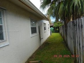 9351 NW 35th Pl, Sunrise FL 33351
