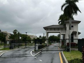 12436 NW 23rd Ct, Miami FL 33167