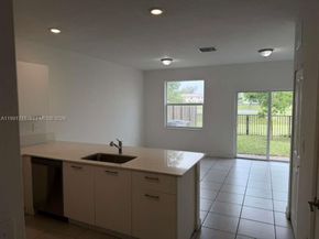 12436 NW 23rd Ct, Miami FL 33167