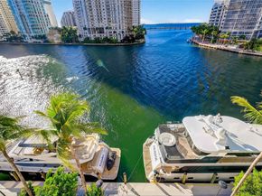 300 Biscayne Blvd Way 501E, Miami FL 33131