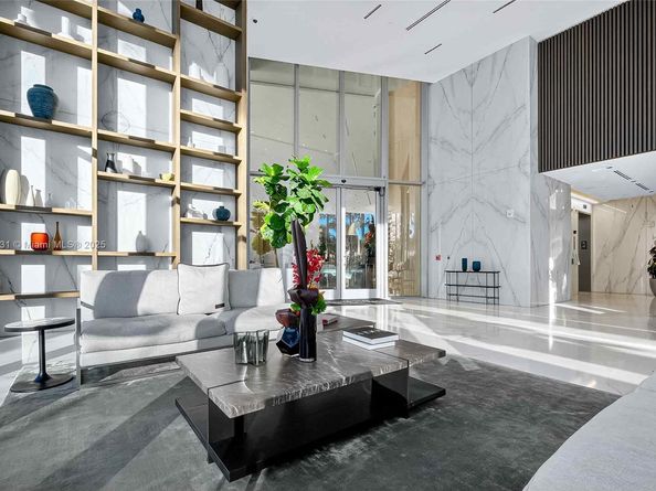 300 Biscayne Blvd Way 501E, Miami FL 33131