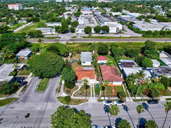 5900 NE 4th Ct, Miami FL 33137