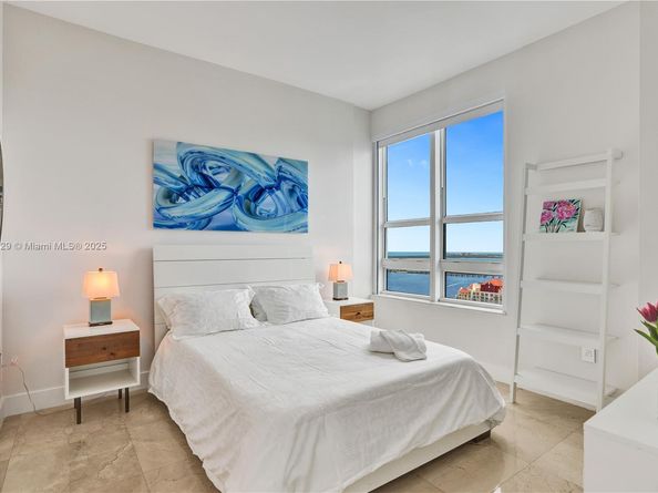 950 Brickell Bay Dr 4707, Miami FL 33131