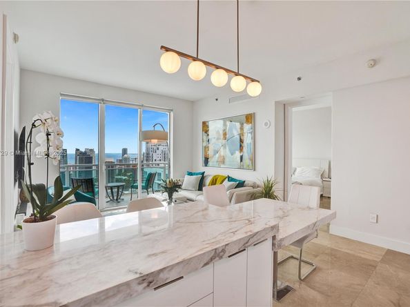 950 Brickell Bay Dr 4707, Miami FL 33131