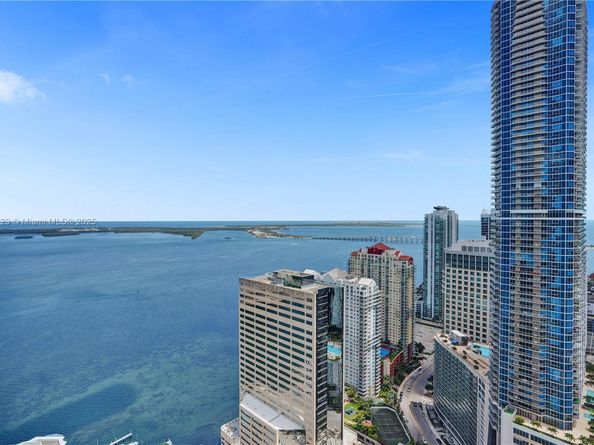 950 Brickell Bay Dr 4707, Miami FL 33131