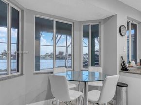 714 Heritage Dr, Weston FL 33326