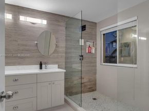 714 Heritage Dr, Weston FL 33326