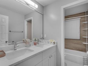 714 Heritage Dr, Weston FL 33326