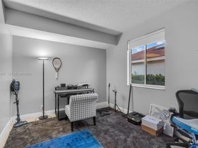 714 Heritage Dr, Weston FL 33326