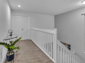 714 Heritage Dr, Weston FL 33326