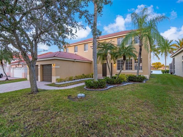 714 Heritage Dr, Weston FL 33326