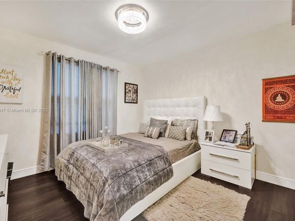 18060 SW 11th Ct, Pembroke Pines FL 33029