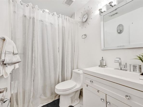 18060 SW 11th Ct, Pembroke Pines FL 33029