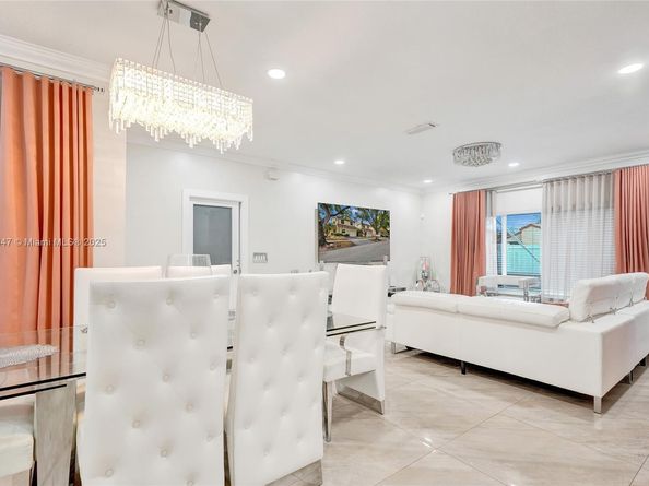 18060 SW 11th Ct, Pembroke Pines FL 33029