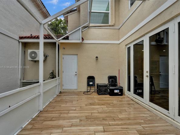 18060 SW 11th Ct, Pembroke Pines FL 33029