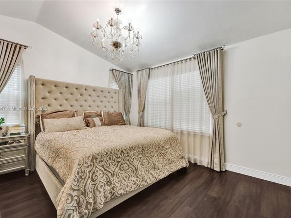 18060 SW 11th Ct, Pembroke Pines FL 33029