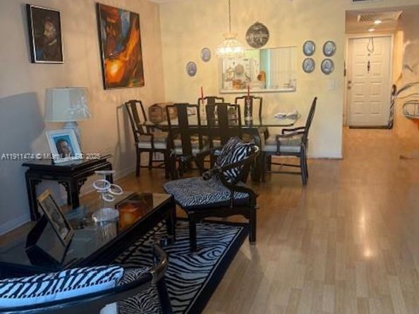 601 SW 142nd Ave 304Q, Pembroke Pines FL 33027