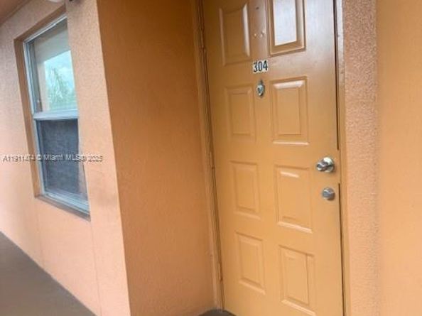 601 SW 142nd Ave 304Q, Pembroke Pines FL 33027