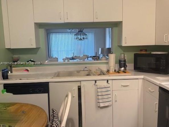 601 SW 142nd Ave 304Q, Pembroke Pines FL 33027