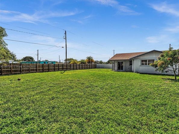 17995 SW 105th Ave, Miami FL 33157
