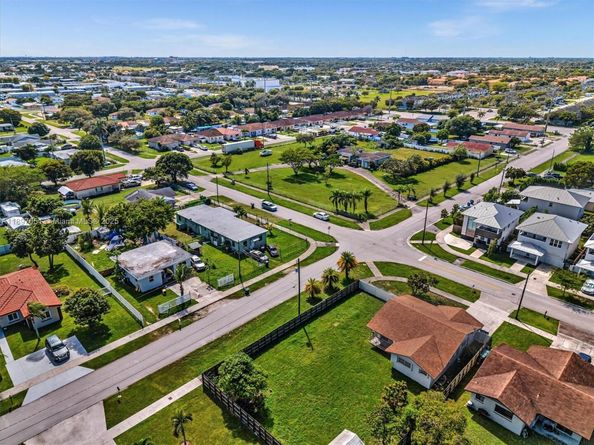17995 SW 105th Ave, Miami FL 33157