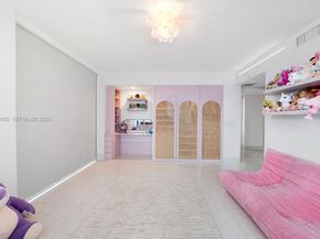 5801 Collins Ave 1200, Miami Beach FL 33140