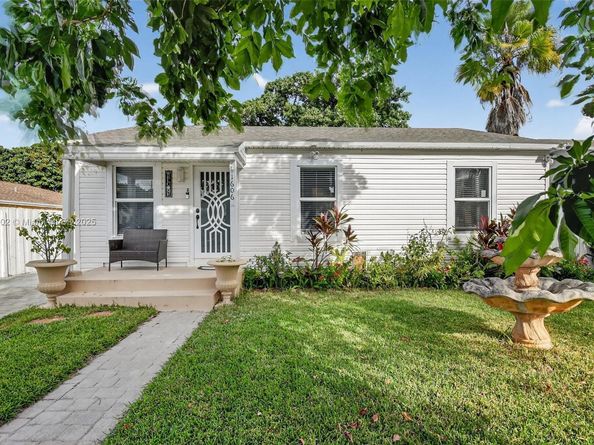 1606 N D St, Lake Worth FL 33460