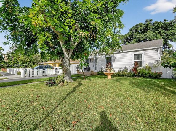 1606 N D St, Lake Worth FL 33460