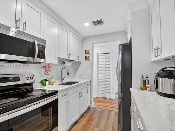 1606 N D St, Lake Worth FL 33460