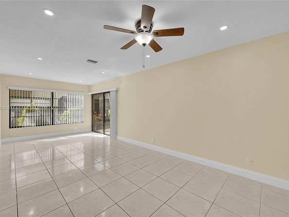 2532 SE Coral Springs Dr 2532, Coral Springs FL 33065