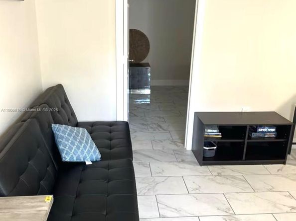 2697 SW 51st Ct, Dania Beach FL 33312