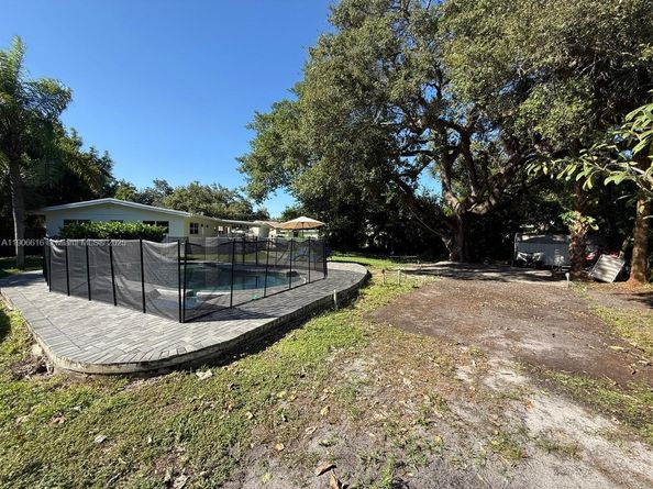 2697 SW 51st Ct, Dania Beach FL 33312