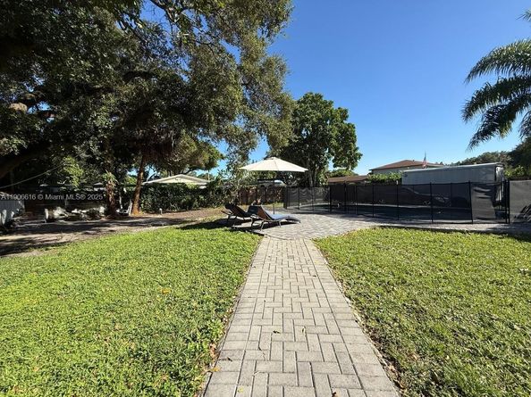 2697 SW 51st Ct, Dania Beach FL 33312