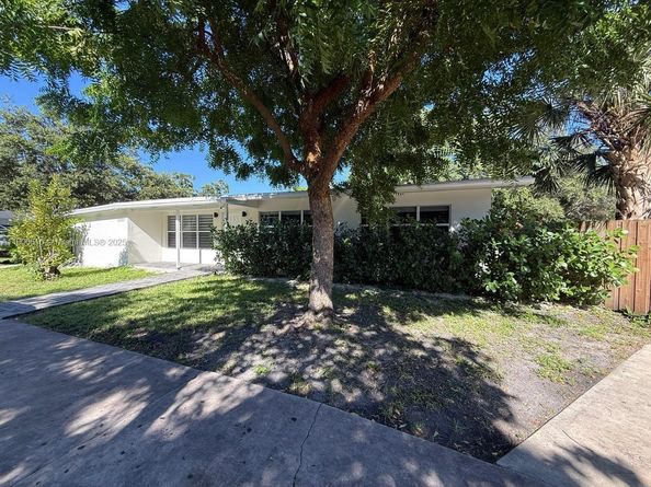 2697 SW 51st Ct, Dania Beach FL 33312