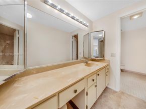 567 NE 199th Ter 1S, Miami FL 33179