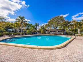 567 NE 199th Ter 1S, Miami FL 33179