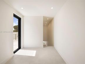 3113 Elizabeth Street, Miami FL 33133