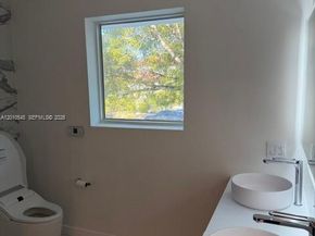 5824 Alton Rd, Miami Beach FL 33140