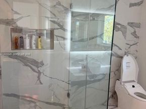 5824 Alton Rd, Miami Beach FL 33140