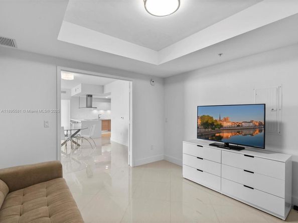 17301 Biscayne Blvd 1704, North Miami Beach FL 33160