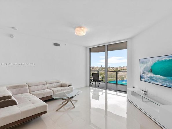 17301 Biscayne Blvd 1704, North Miami Beach FL 33160