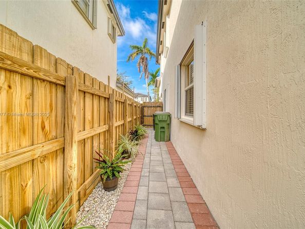 229 NE 36 Avenue Rd, Homestead FL 33033