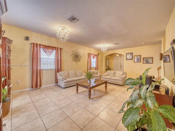 229 NE 36 Avenue Rd, Homestead FL 33033