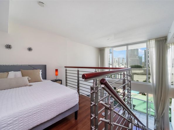 41 SE 5th St 1003, Miami FL 33131